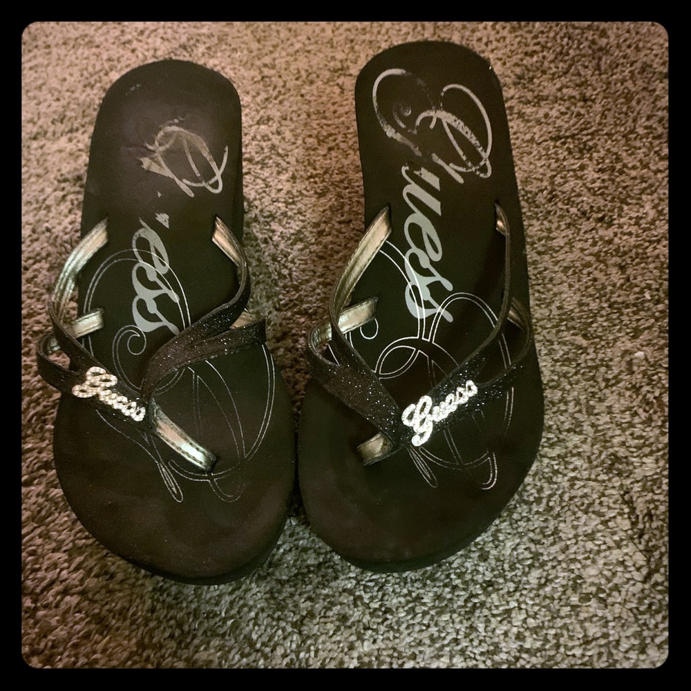 EUC guess sandals